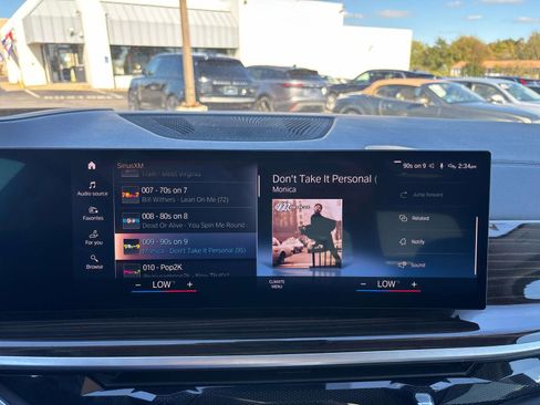 Used 2023 BMW X7 xDrive40i w/ Premium Package image 27