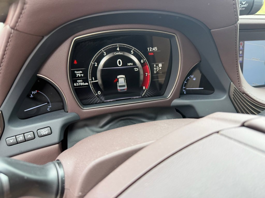 Used 2018 Lexus LS 500 w/ Accessory Package (Z1) RWD image 12