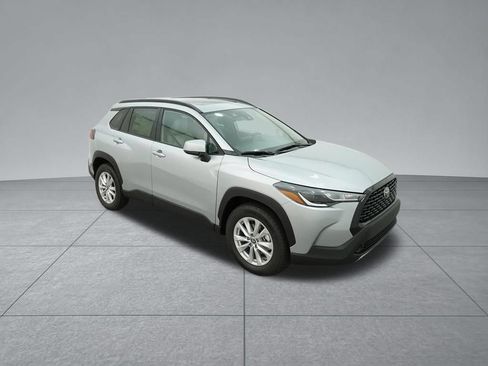 Used 2022 Toyota Corolla Cross LE w/ Moonroof Package FWD image 16