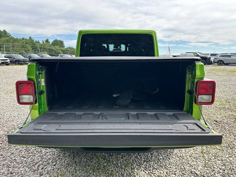 Used 2025 Jeep Gladiator Sport AWD/4WD image 13