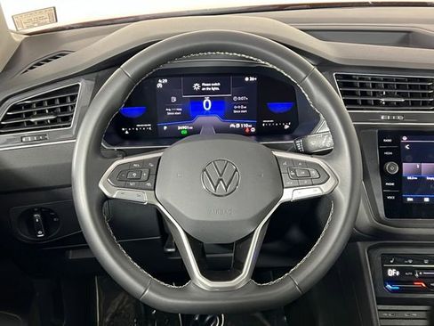 Used 2022 Volkswagen Tiguan SE image 20