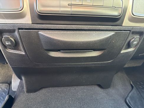 Used 2019 RAM 1500 Classic SLT image 24