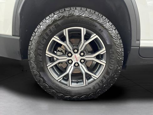 Used 2025 GMC Acadia AT4 image 15
