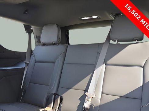 Used 2024 GMC Yukon Denali image 23