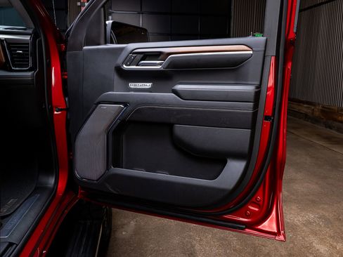 Used 2024 GMC Sierra 1500 Denali AWD/4WD image 38