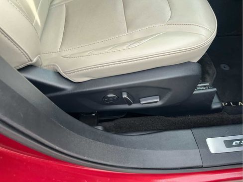 Used 2017 Ford Explorer Platinum image 14