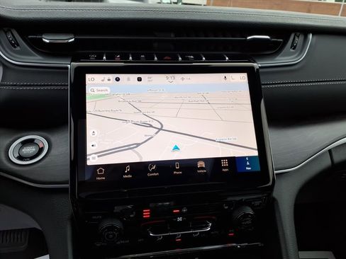 New 2025 Jeep Grand Cherokee Limited image 15