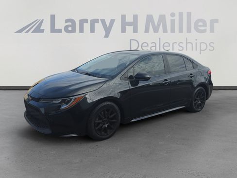 Used 2020 Toyota Corolla LE FWD image 1