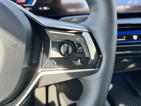 Used 2025 BMW i5 xDrive40 w/ Premium Package image 28