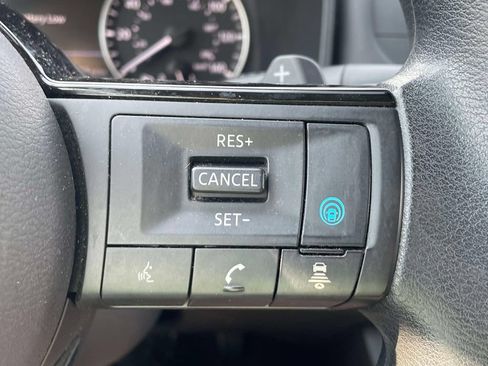 Used 2023 Nissan Rogue SV AWD/4WD image 31