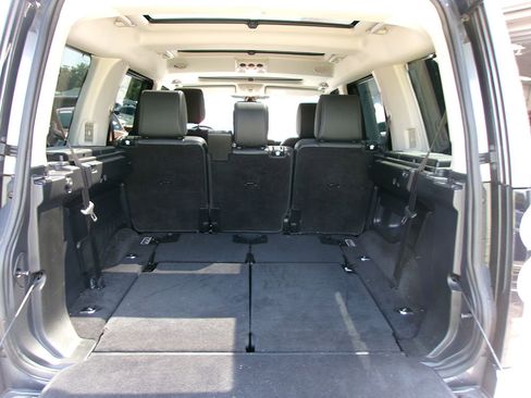 Used 2016 Land Rover LR4 HSE image 11