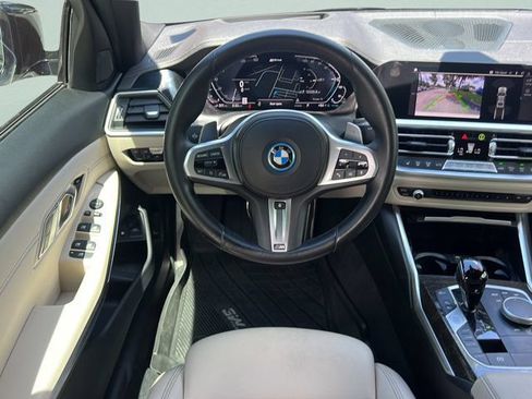 Used 2022 BMW 330e w/ M Sport Package RWD image 11