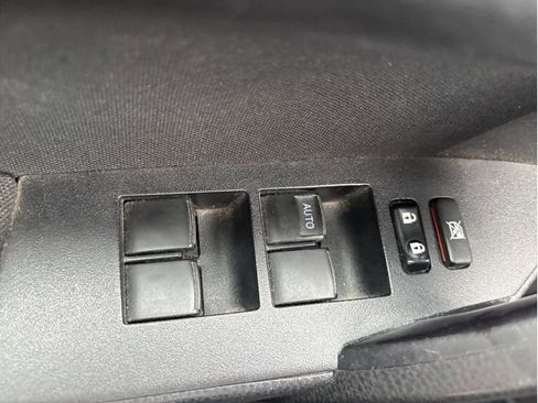 Used 2019 Toyota Corolla LE image 13