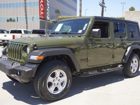 Used 2022 Jeep Wrangler Unlimited Sport AWD/4WD image 4