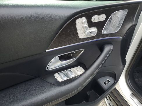 Used 2021 Mercedes-Benz GLS 450 4MATIC image 21