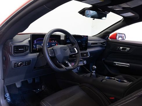 Used 2025 Ford Mustang GT RWD image 17