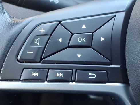 Used 2021 Nissan Rogue Sport SL image 30