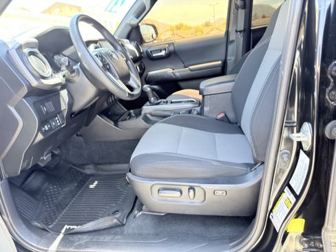 Used 2021 Toyota Tacoma TRD Sport w/ Technology Package RWD image 21