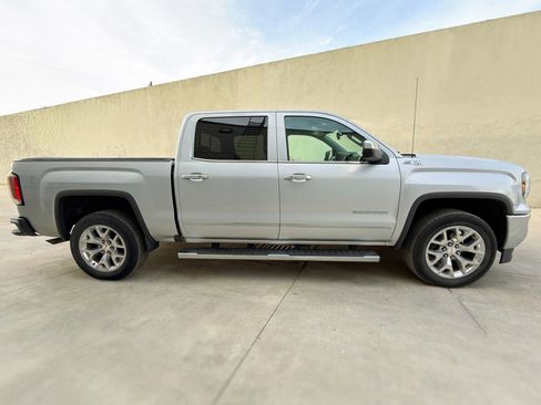Used 2017 GMC Sierra 1500 SLT w/ SLT Premium Package image 9