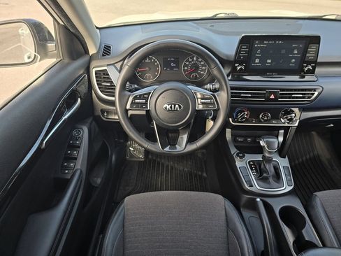 Used 2021 Kia Seltos S FWD image 14