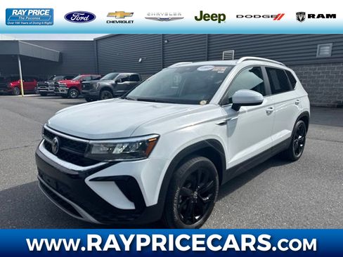 Used 2023 Volkswagen Taos SE w/ Panoramic Sunroof Package AWD/4WD image 1