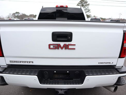Used 2016 GMC Sierra 2500 Denali w/ Duramax Plus Package AWD/4WD image 8