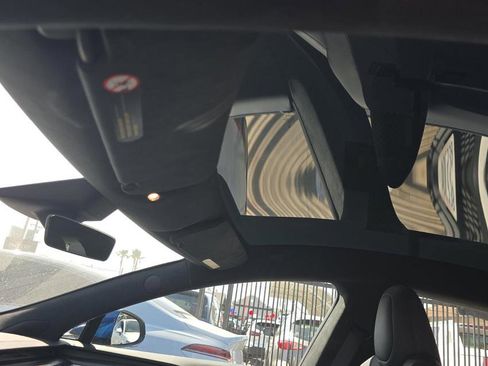 Used 2022 Tesla Model S Plaid image 12