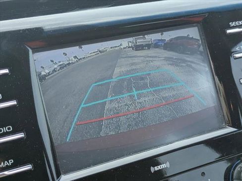 Used 2020 Toyota Camry LE FWD image 11