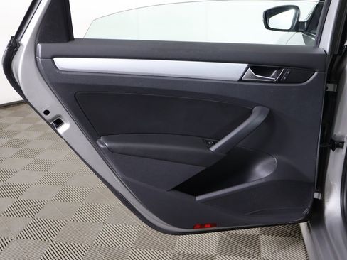 Used 2013 Volkswagen Passat 2.5 SE image 21