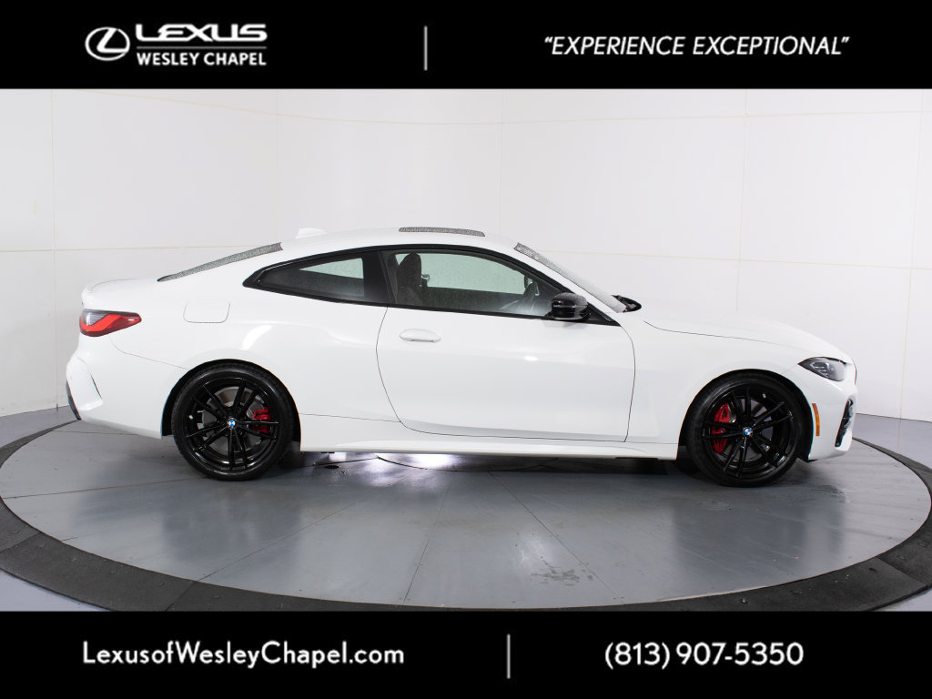Used 2022 BMW 430i Coupe w/ M Sport Package RWD image 2
