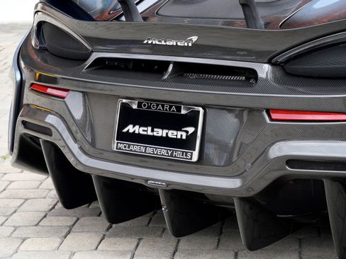 Used 2019 McLaren 600LT RWD image 25