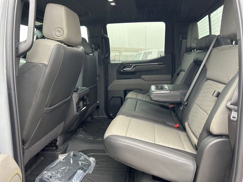 Used 2025 Chevrolet Silverado 1500 ZR2 w/ Technology Package image 10