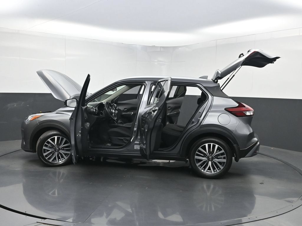 Used 2023 Nissan Kicks SV FWD image 33