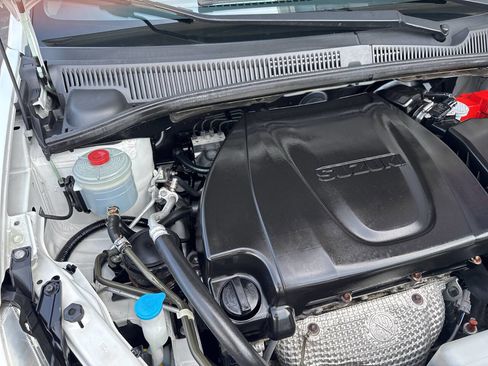 Used 2012 Suzuki SX4 Premium image 11