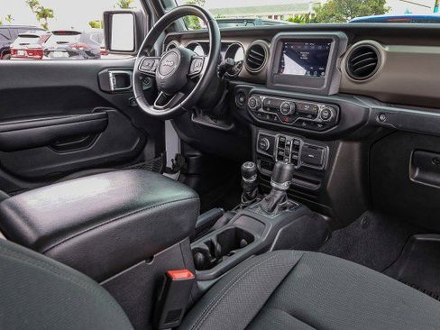 Used 2021 Jeep Gladiator Willys image 35
