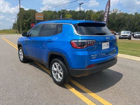 Certified 2025 Jeep Compass Latitude image 6