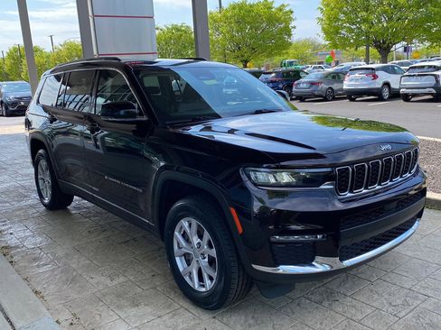 Used 2022 Jeep Grand Cherokee L Limited AWD/4WD image 3