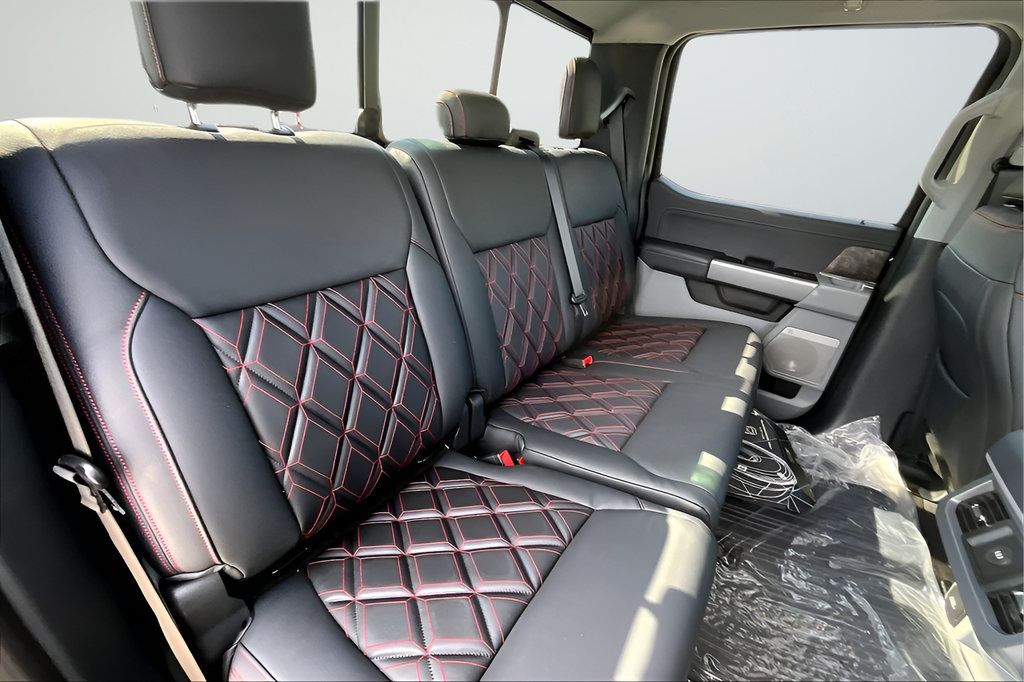 New 2025 Ford F250 XLT w/ Black Appearance Package AWD/4WD image 19