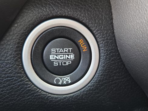 Used 2024 RAM 2500 Big Horn w/ Bed Utility Group image 10