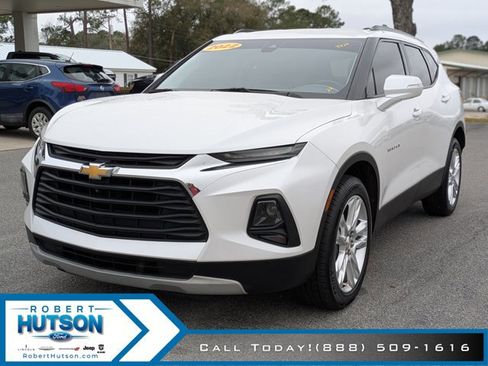Used 2022 Chevrolet Blazer LT w/ Sound & Technology Package image 2