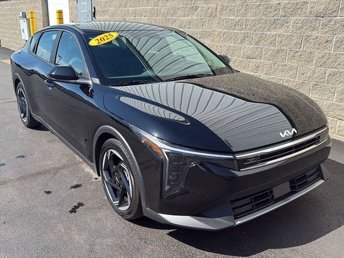 Used 2025 Kia K4 EX FWD image 2