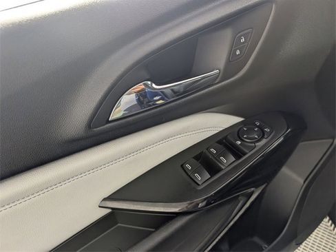 Certified 2024 Chevrolet Trax LT w/ Driver Confidence Package image 18