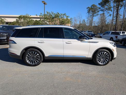 Certified 2022 Lincoln Aviator Reserve w/ Equipment Group 201A image 4