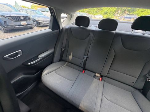 Used 2025 Kia K4 FWD image 32
