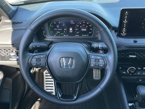 Used 2025 Honda Accord Sport image 12