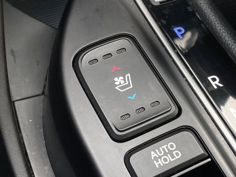 Used 2017 Hyundai Santa Fe Limited AWD/4WD image 18