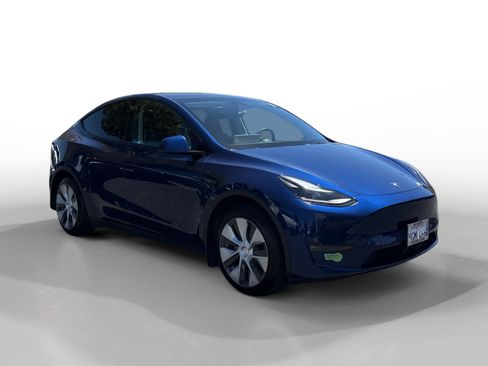 Used 2023 Tesla Model Y Long Range AWD/4WD image 7