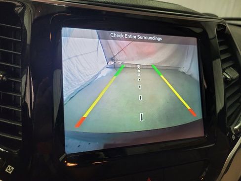 Used 2019 Jeep Cherokee Limited image 9