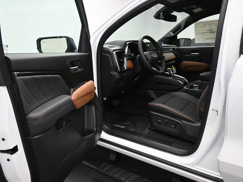 New 2026 GMC Canyon AT4 image 11