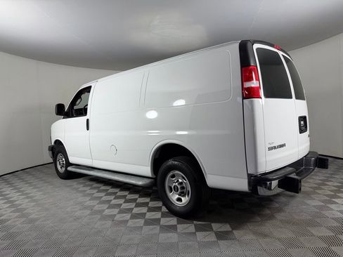 Used 2024 GMC Savana 2500 w/ Driver Convenience Package image 9